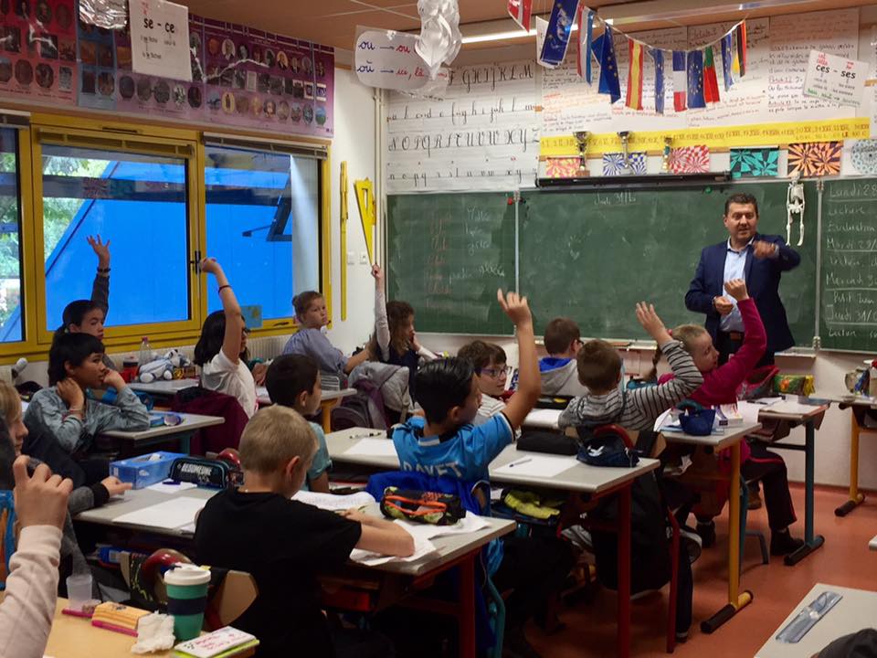 Passage au tableau avec les élèves de CM2 de l’école Beausoleil d’Aubenas.