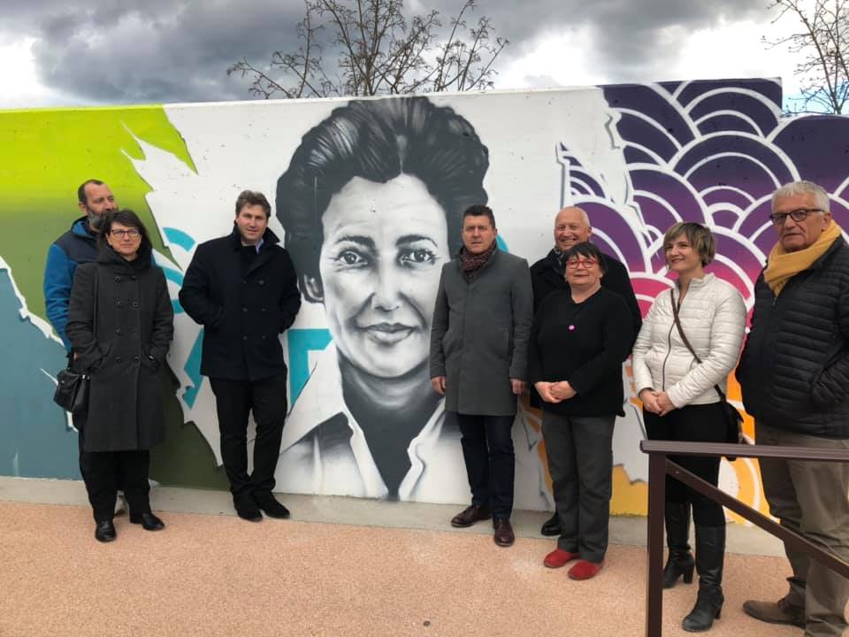 Inauguration à Vallon Pont d’Arc avec la cantine scolaire, le mur de l’école et sa fresque et les nouveaux services techniques