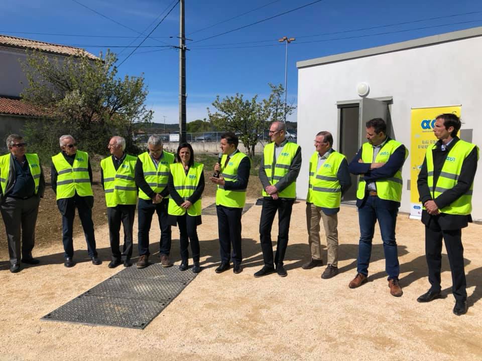 A St-Etienne-de-Fontbellon pour la pose de la 2000ème prise du réseau ADN en Ardèche.