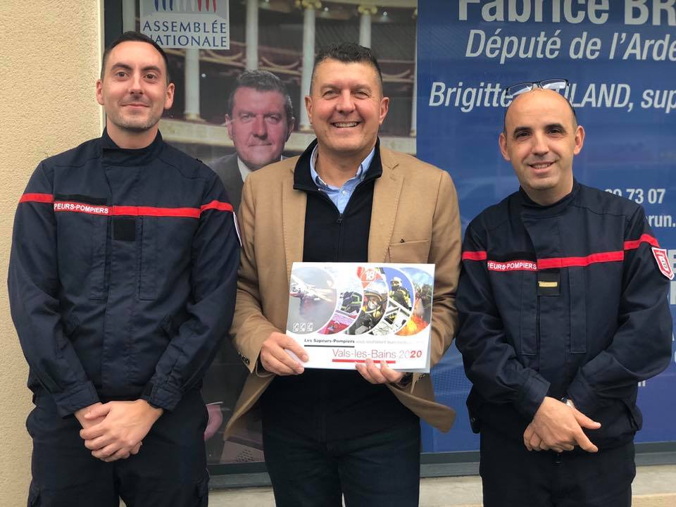 Présentation des nouveaux calendriers des sapeurs-pompiers de Vals les Bains