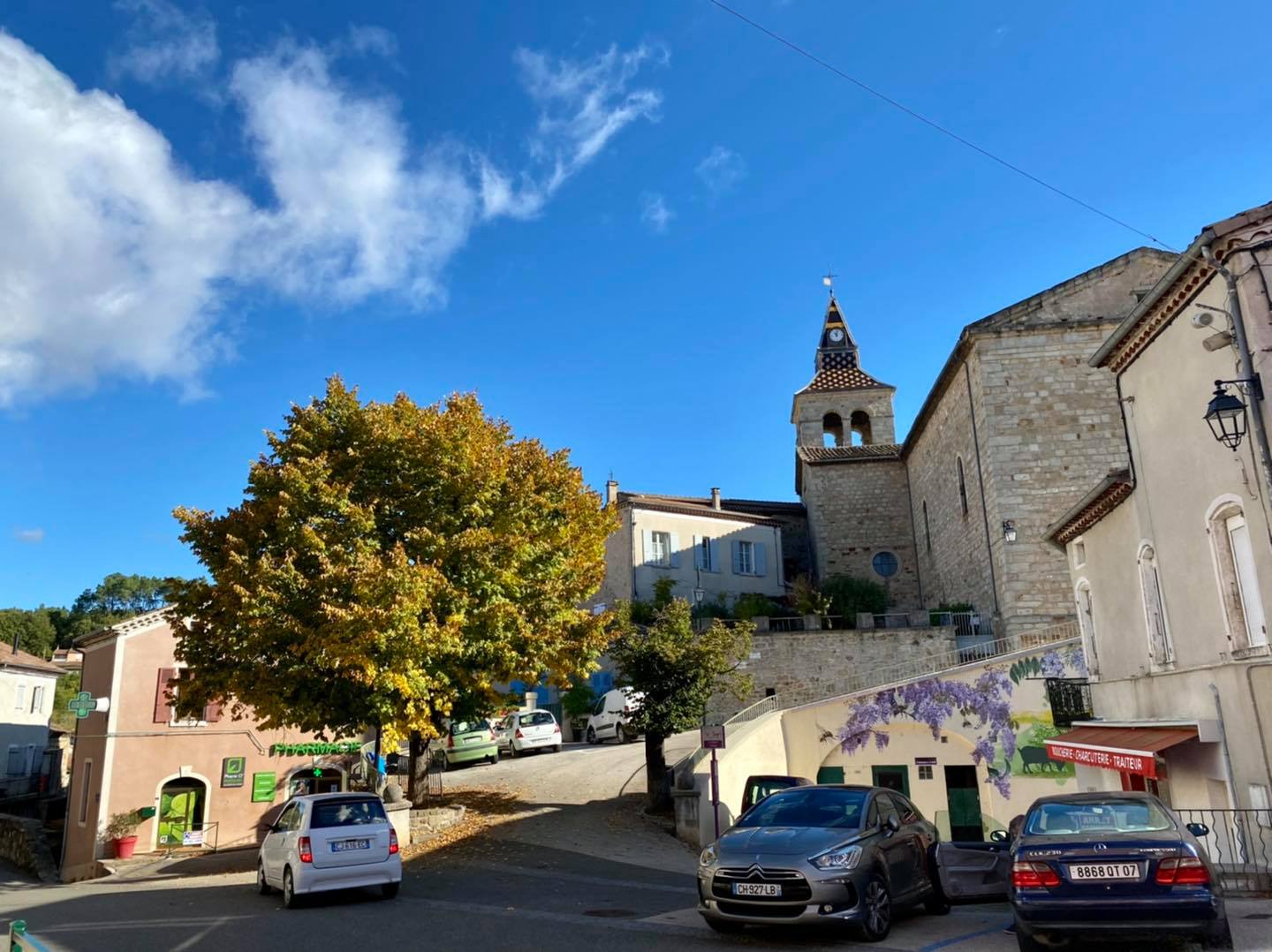 À Laurac en Vivarais pour l’inauguration de la mairie et des commerces du centre-bourg.