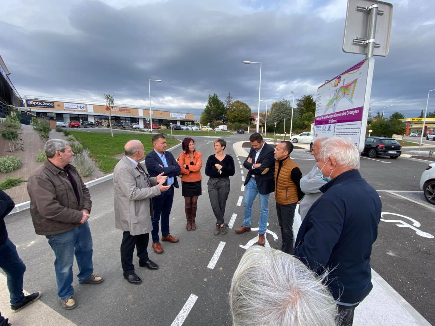 À Lavilledieu, pour inaugurer l’aire de covoiturage et la nouvelle zone de services et de commerces de proximités.