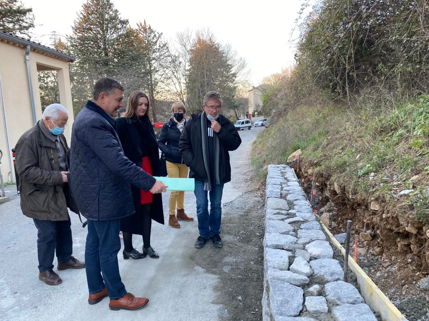 Visite du chantier de la traverse du village de Balazuc.