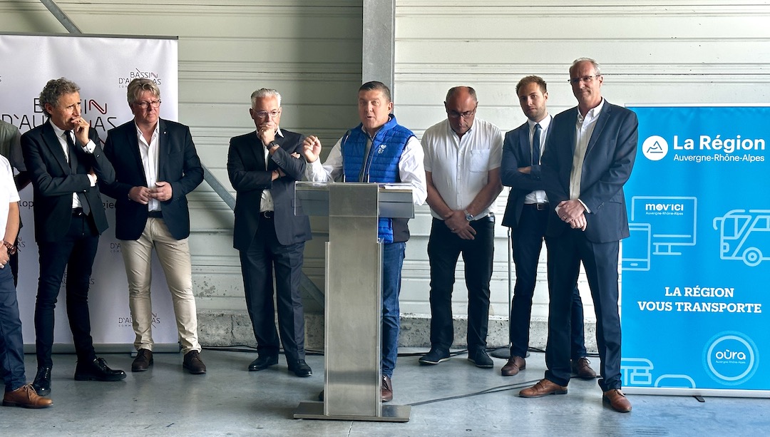 À la Maison de la Mobilité et la gare routière d’Aubenas pour inaugurer les nouveaux véhicules du réseau Tout’enbus.