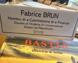 Oui à l’autonomie de la Corse dans la République