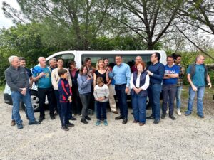 Remise des clés du minibus de Chassezac Sports Nature