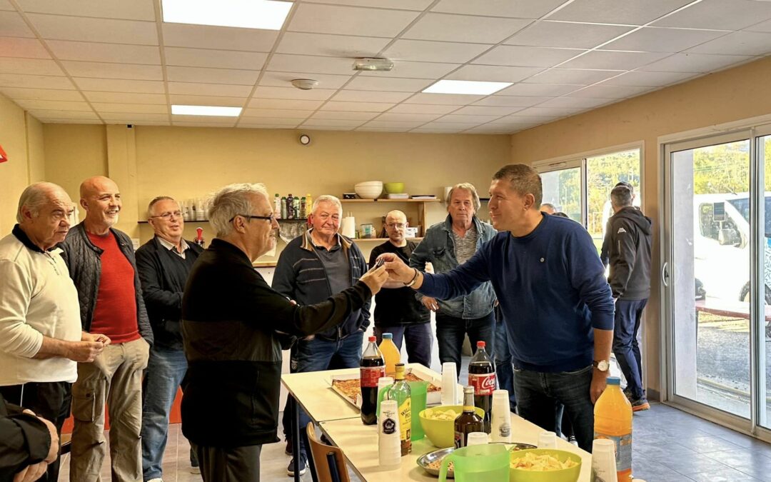 Remise des clés du minibus de l’Union Sportive Bas Vivarais