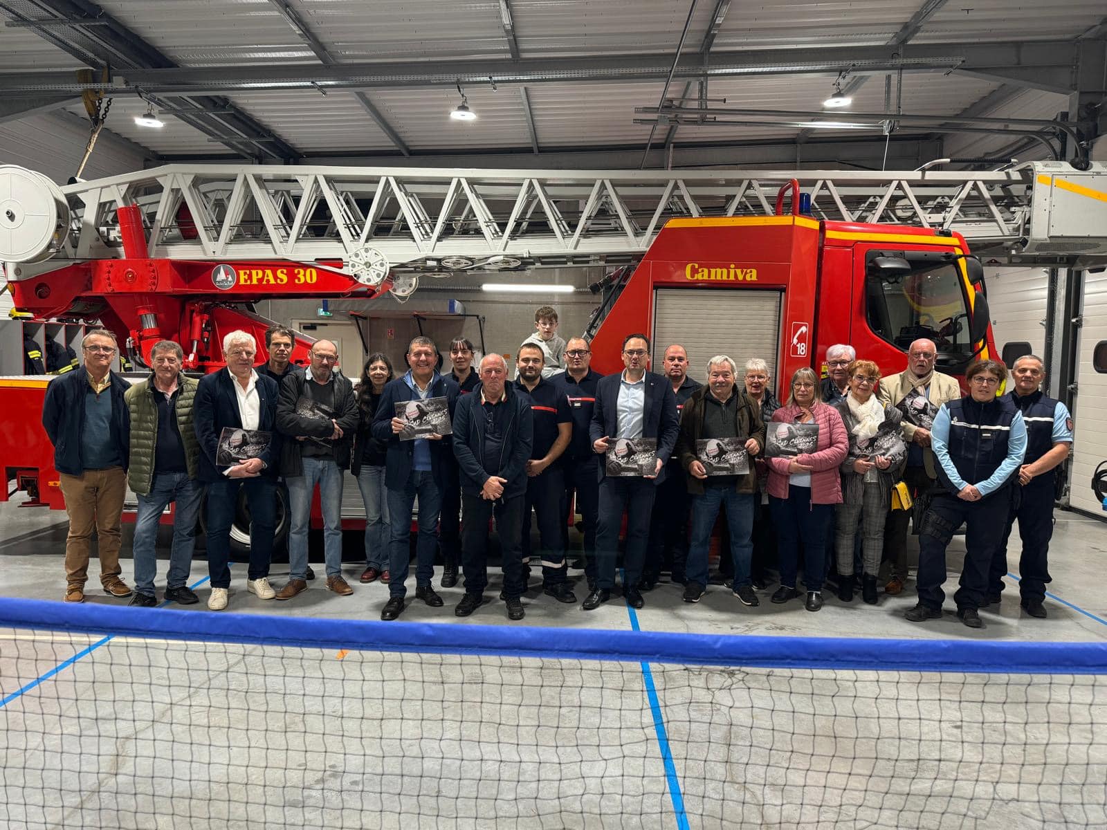 Remise du calendrier 2025 des pompiers du centre de secours de Lablachère