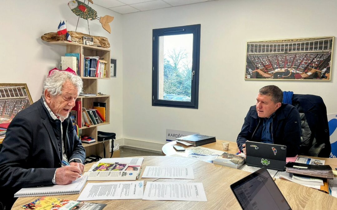 Co-président du Groupe d’études Alzheimer et maladies neurodégénératives à l’Assemblée nationale : un engagement pour les malades et leurs familles.