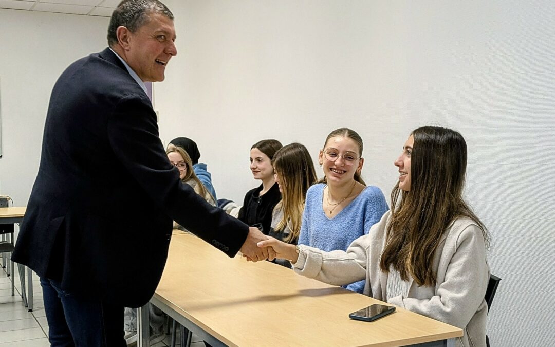 Futurs étudiants en santé, les lycéens Ardéchois se préparent.