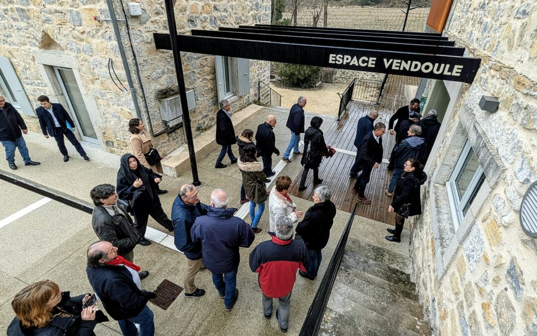 Inauguration du bâtiment communal à Rochecolombe.