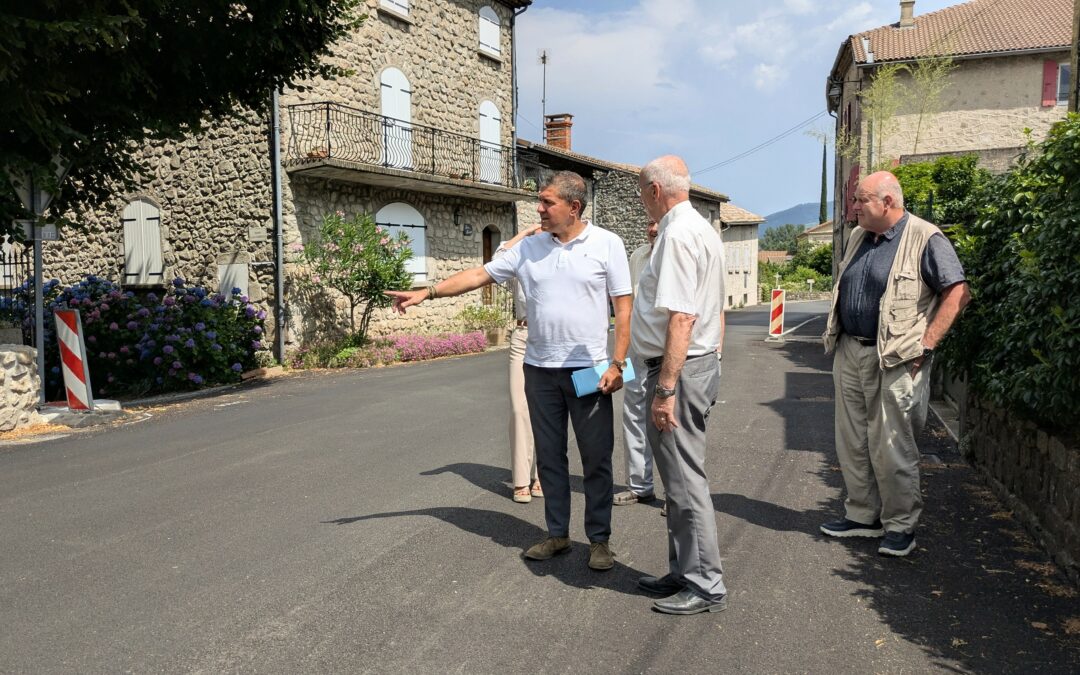 Visite de fin de chantier de la traversée de La Souche