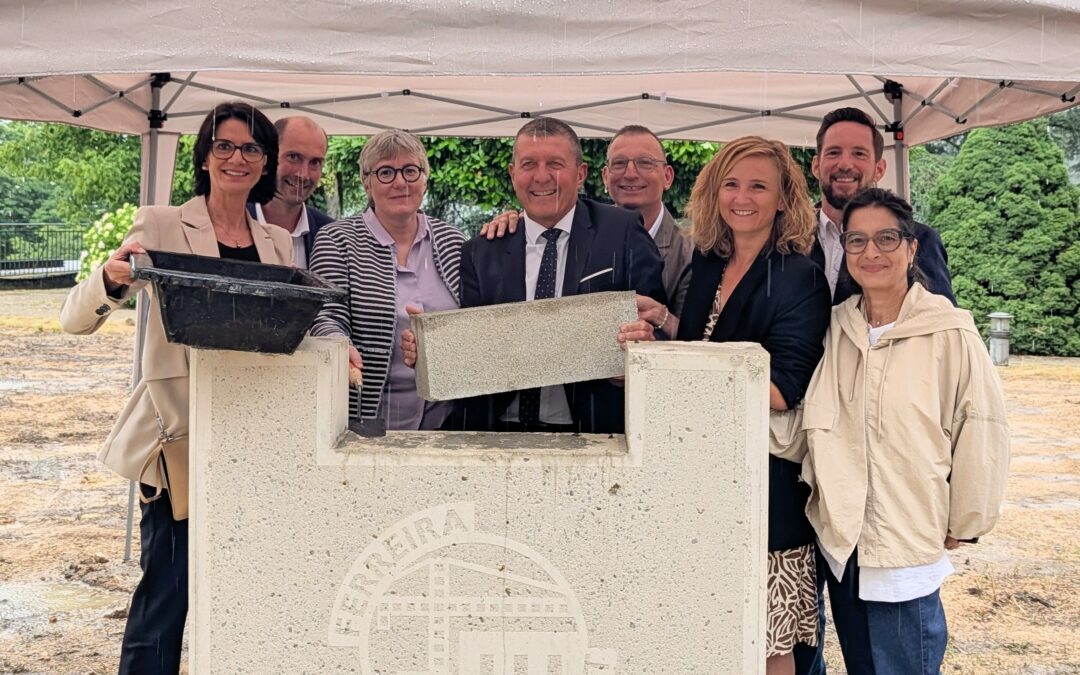 Pose de la première pierre de la rénovation / reconstruction de l&rsquo;EHPAD Les Cèdres à Rocher